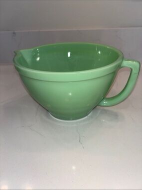 Jadeite Mixing Bowl with Handle and Pour Spout